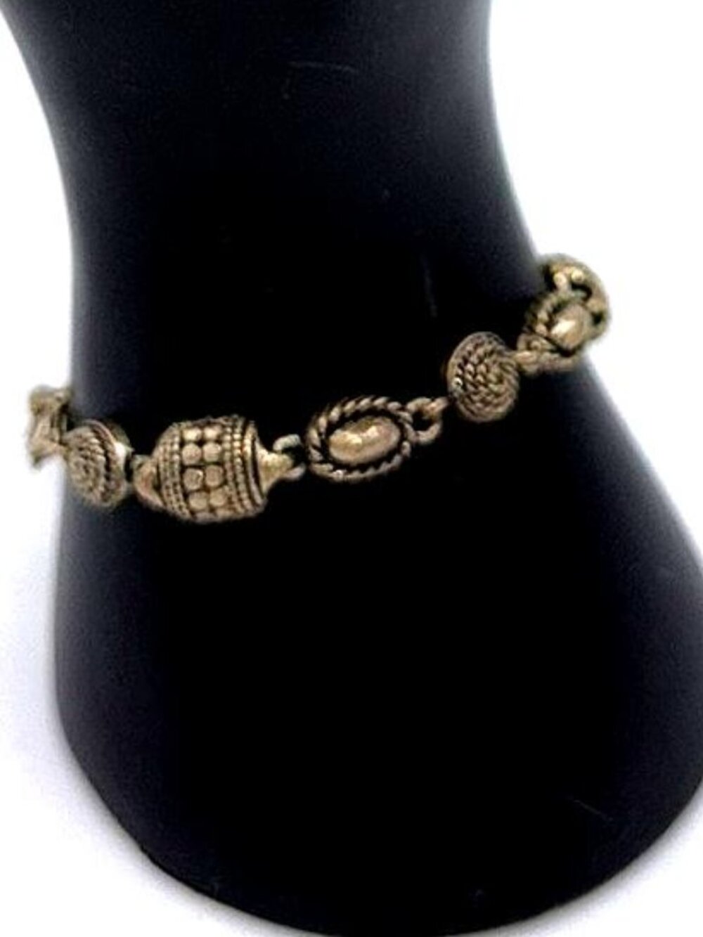 Avon Silver Tone Charm Bracelet – Classic Vintage Style